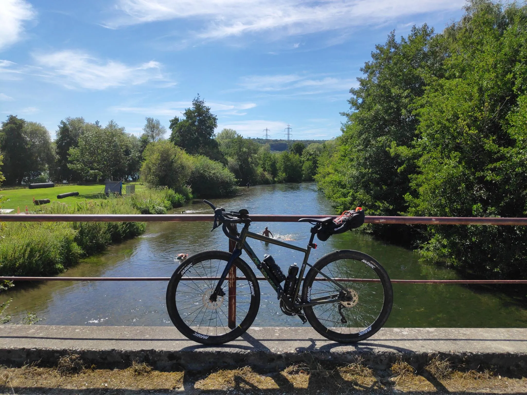 Photo du Nakamura ALLROAD 250 aux abords de la Risle